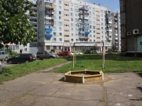 Новокузнецк, Шахтёров проспект, дом 12. многоквартирный дом