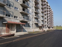 Новокузнецк, улица Берёзовая Роща, дом 44. многоквартирный дом