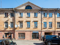 , Krepostnaya st, house 12. Apartment house