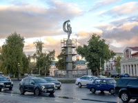 Липецк, площадь Революции. памятник "Борцам за установление Советской власти"