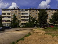 Zvenigorod, Mayakovsky quarter, house 33. Apartment house