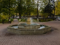 Звенигород, улица Московская. фонтан На Московской