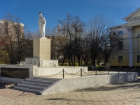 Щербинка, улица Театральная. памятник Воинам, погибшим в Великой Отечественной войне