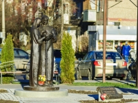 Podolsk, monument Петру и Февронье МуромскимSverdlov st, monument Петру и Февронье Муромским