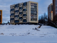 Khimki, Leninsky avenue, 房屋 33 к.1. 公寓楼