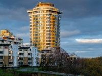 Khimki, Yunnatov st, house 19. Apartment house