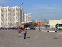 Khimki, shopping center МЕГА, 8th district, house 1