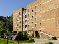 Volokolamsk, Shkolnaya st, house 15. Apartment house