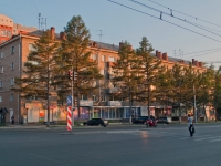 Novosibirsk, Titov st, house 15. Apartment house