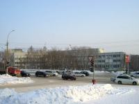 Новосибирск, улица Немировича-Данченко, дом 122. офисное здание