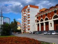 Novosibirsk, st Sovetskaya, house 36/1. Apartment house
