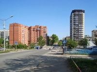 Novosibirsk, 25 Let Oktyabrya st, house 8. Apartment house