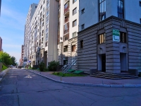 Новосибирск, улица Кирова, дом 46. многоквартирный дом