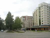 Новосибирск, улица Героев Революции, дом 10. многоквартирный дом