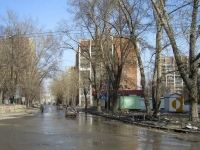 Новосибирск, улица Кошурникова, дом 2. многоквартирный дом