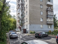 Novosibirsk, Esenin st, house 27. Apartment house