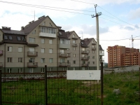 Novosibirsk, Zeleny Bor district, house 1. Apartment house