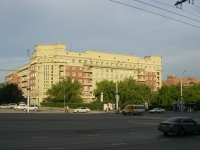Новосибирск, улица Сибревкома, дом 1. многоквартирный дом
