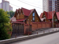 Novosibirsk, st Sakko i Vantsetti, house 82. Private house