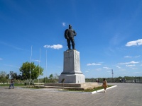 Оренбург, улица Советская. памятник В.П. Чкалову