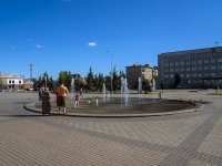 , 喷泉 на центральной площадиLenin st, 喷泉 на центральной площади