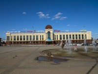 , Komsomolskaya st, house 81. shopping center