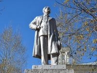 Perm, monument М. ГорькомуBarnaulskaya st, monument М. Горькому
