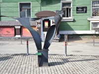 Комсомольский проспект. скульптура "Танец"