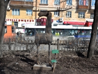 Комсомольский проспект. скульптура "Можжевеловый шум"