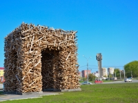 Perm, monument Пермские воротаPetropavlovskaya st, monument Пермские ворота