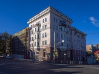 Perm, st Sibirskaya, house 1. Apartment house