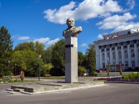彼尔姆市, Бюст В.И. ЛенинаUralskaya st, Бюст В.И. Ленина
