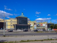 彼尔姆市, 购物娱乐中心 "Семья", Revolyutsii st, 房屋 13 к.1