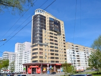 Perm, st Pushkarskaya, house 100. Apartment house