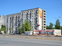 Пермь, улица Героев Хасана, дом 95. жилой дом с магазином