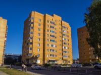 , Rossiyskaya st, house 33. Apartment house