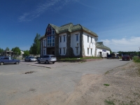 Соликамск, улица Молодёжная, дом 8. многофункциональное здание