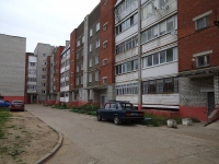 Solikamsk, Yubileyny avenue, house 13. Apartment house