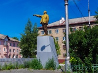 Solikamsk, monument В.И. ЛенинуChernyakhovsky st, monument В.И. Ленину