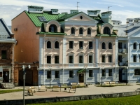 , Sovetskaya embankment, house 4. Apartment house