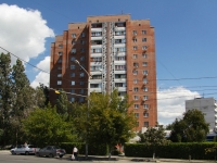 顿河畔罗斯托夫市, Komarov blvd, 房屋 32. 公寓楼