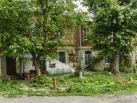 Taganrog, st Petrovskaya, house 42А. Apartment house