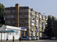 Azov, Mira st, house 37. Apartment house
