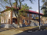 Азов, Красноармейский переулок, дом 100. многоквартирный дом