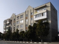 Azov, Chekhov st, house 8/10. Apartment house