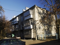 Азов, улица Толстого, дом 96. многоквартирный дом