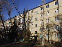 Azov, alley Chernomorsky, house 64. Apartment house