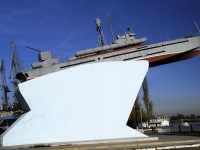 Азов, памятник Азовской военной флотилииулица Петровская, памятник Азовской военной флотилии