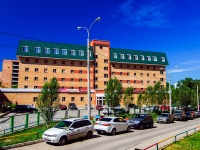 隔壁房屋: st. Pecherskaya, 房屋 151А. 多功能建筑