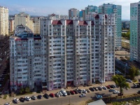 隔壁房屋: st. Sanfirovoy, 房屋 99. 公寓楼